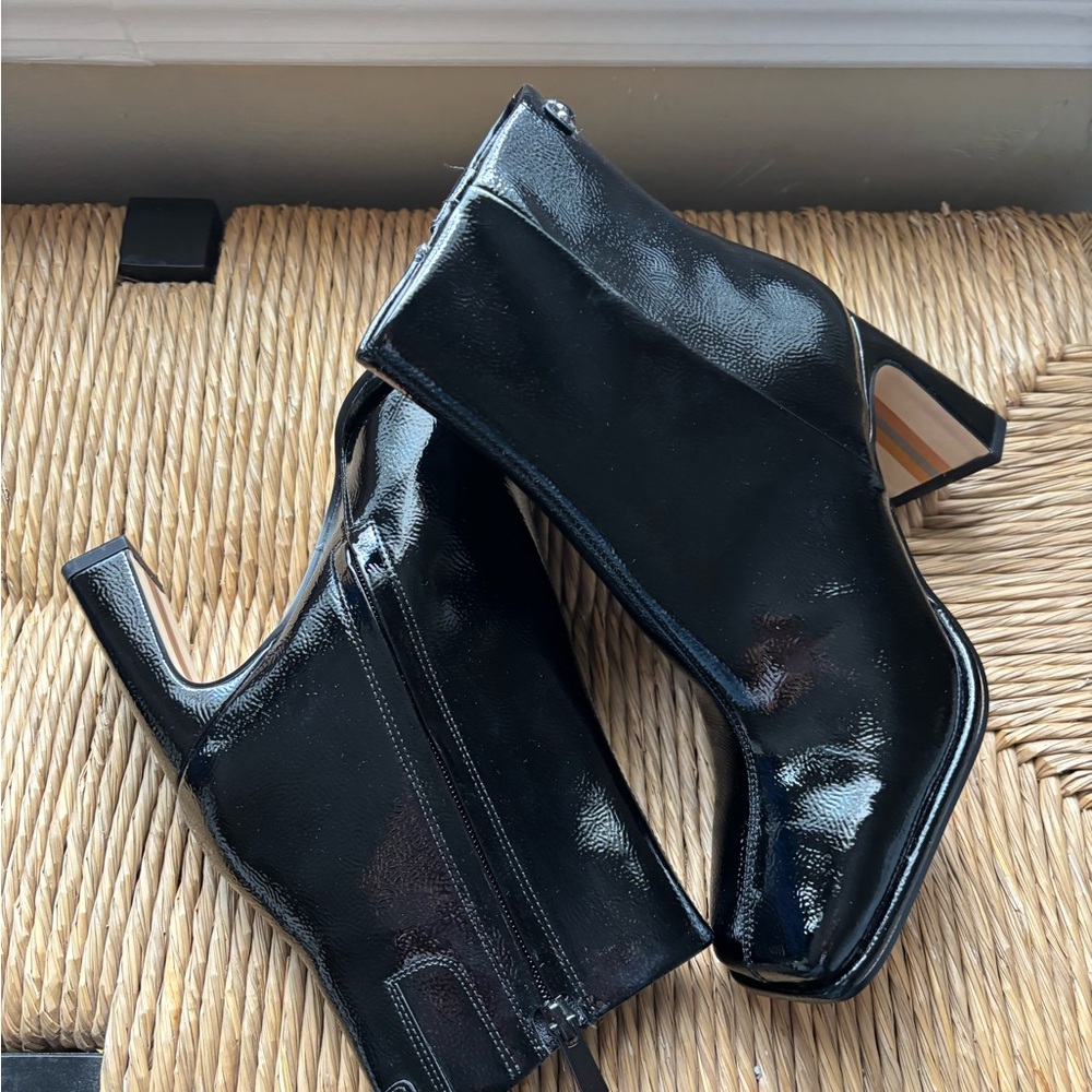 Sam Edelman Black Patent Heeled Boots Sleek Design